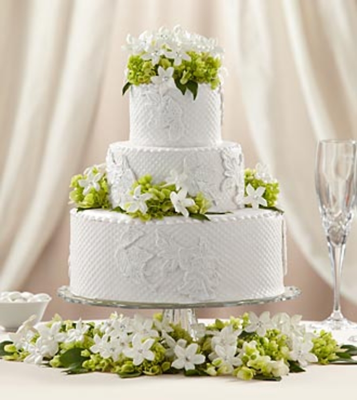 The Bloom & Blossom&trade; Cake D&eacute;cor